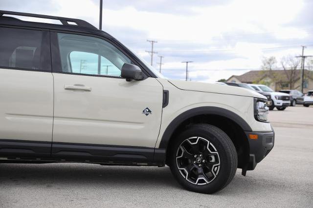 Certified 2025 Ford Bronco Sport Outer Banks w/ Outer Banks Tech Package+ AWD/4WD image 6