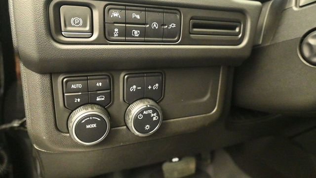 Used 2022 Chevrolet Tahoe RST w/ Luxury Package AWD/4WD image 15