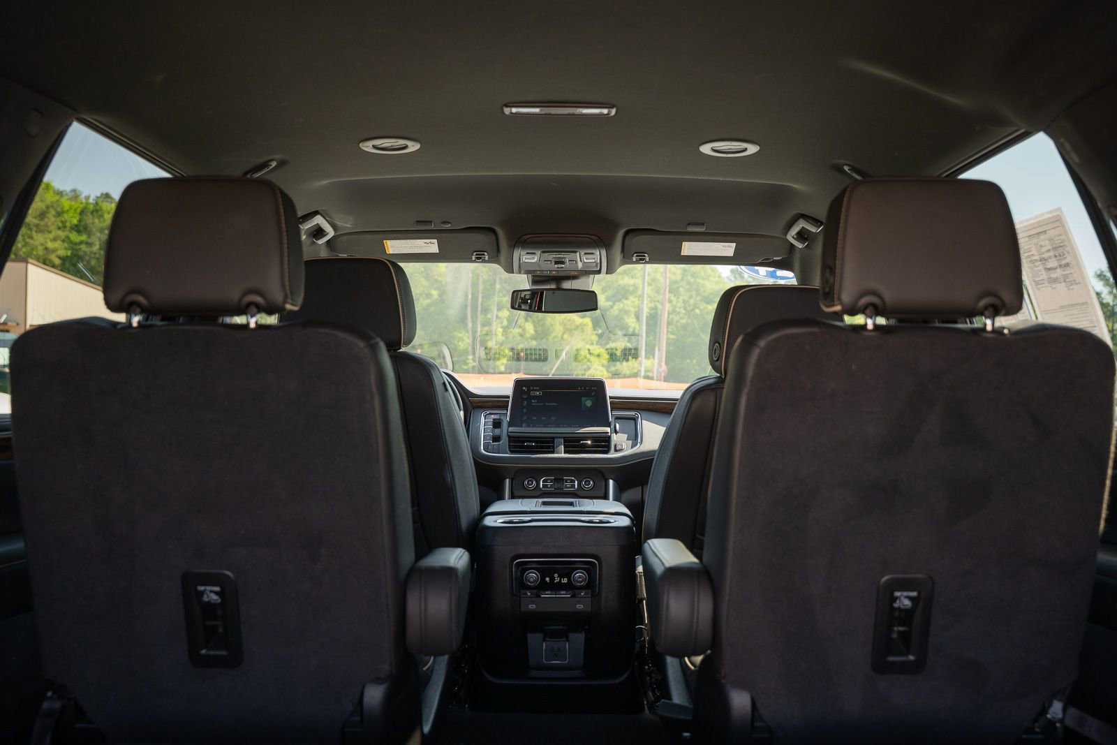 Used 2024 Chevrolet Tahoe Premier AWD/4WD image 20