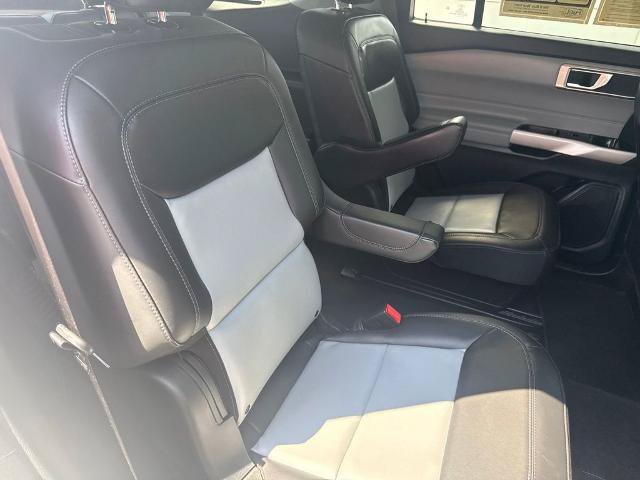 Certified 2024 Ford Explorer XLT w/ Equipment Group 202A RWD image 28
