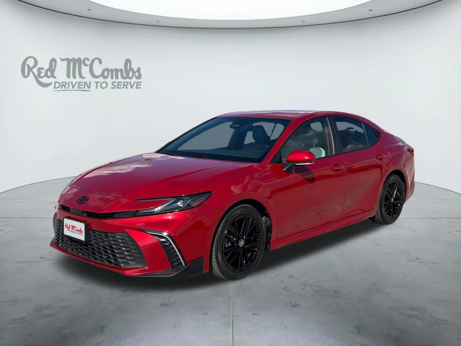Used 2025 Toyota Camry SE FWD image 1
