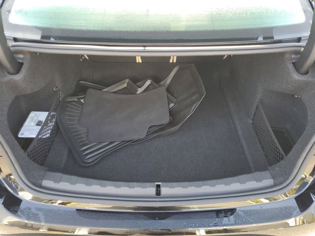 Used 2022 BMW 330i Sedan w/ Premium Package image 7