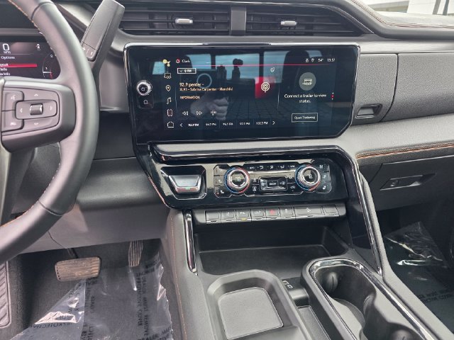 Used 2024 GMC Sierra 2500 AT4 w/ AT4 Premium Plus Package AWD/4WD image 23