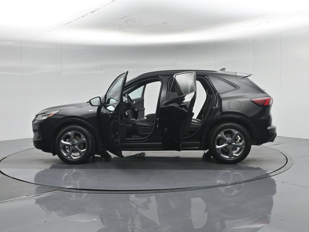 Certified 2023 Ford Escape ST-Line w/ Tech Pack #1 FWD image 37