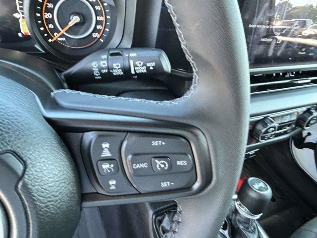 Used 2026 Jeep Wrangler Unlimited Rubicon AWD/4WD image 32