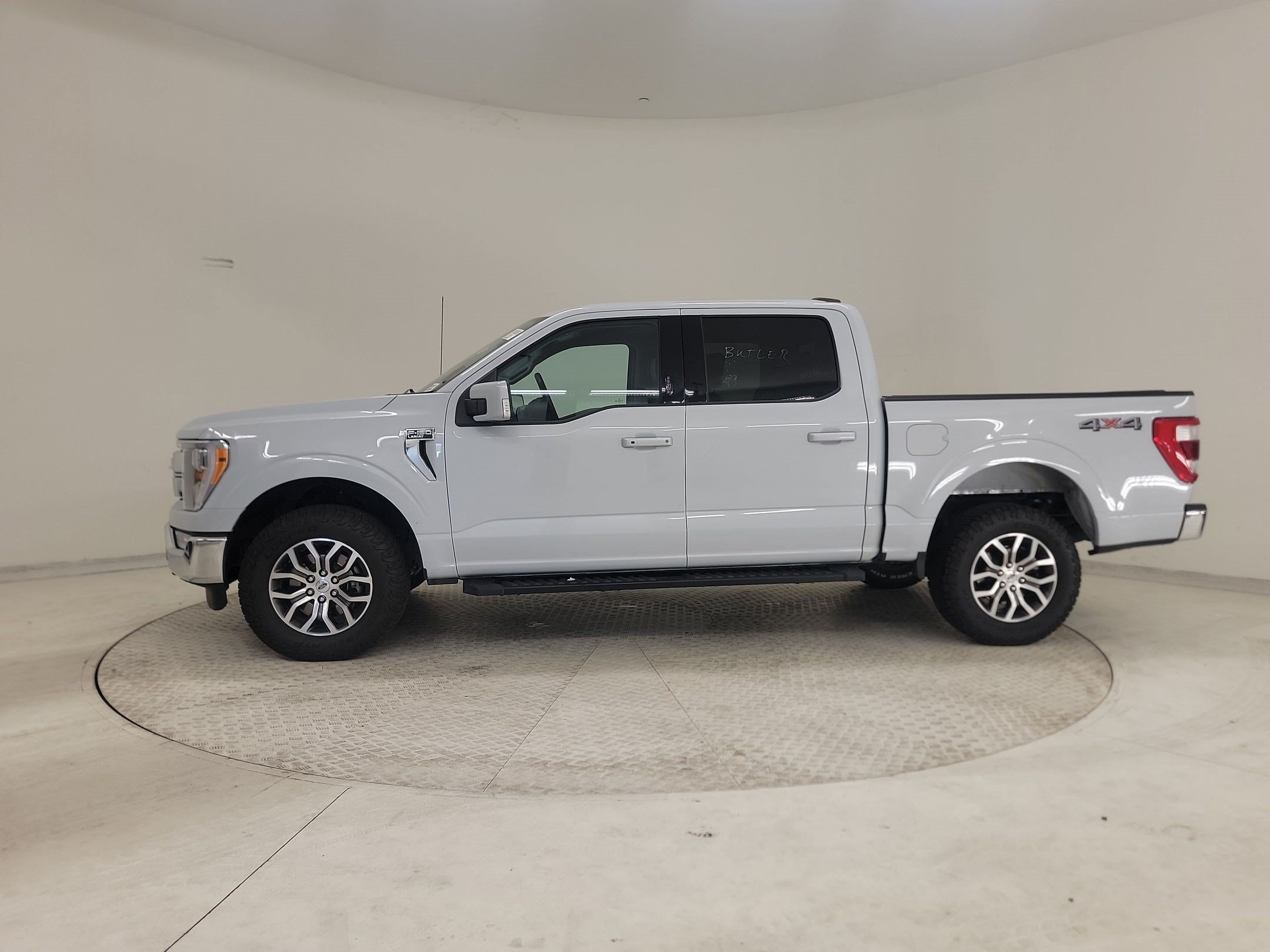 Certified 2022 Ford F150 Lariat w/ Trailer Tow Package AWD/4WD image 2