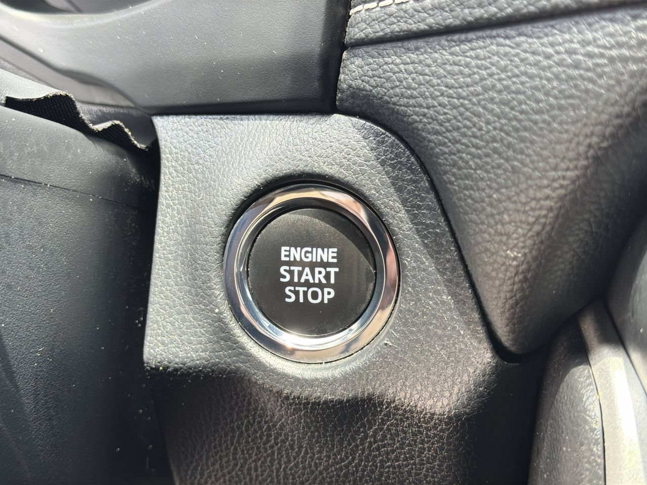 Used 2024 Toyota RAV4 XLE FWD image 28