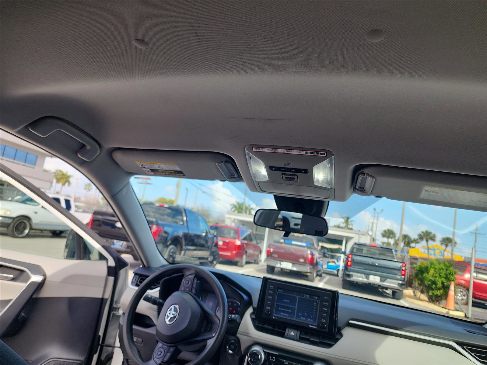 Used 2021 Toyota RAV4 XLE image 28