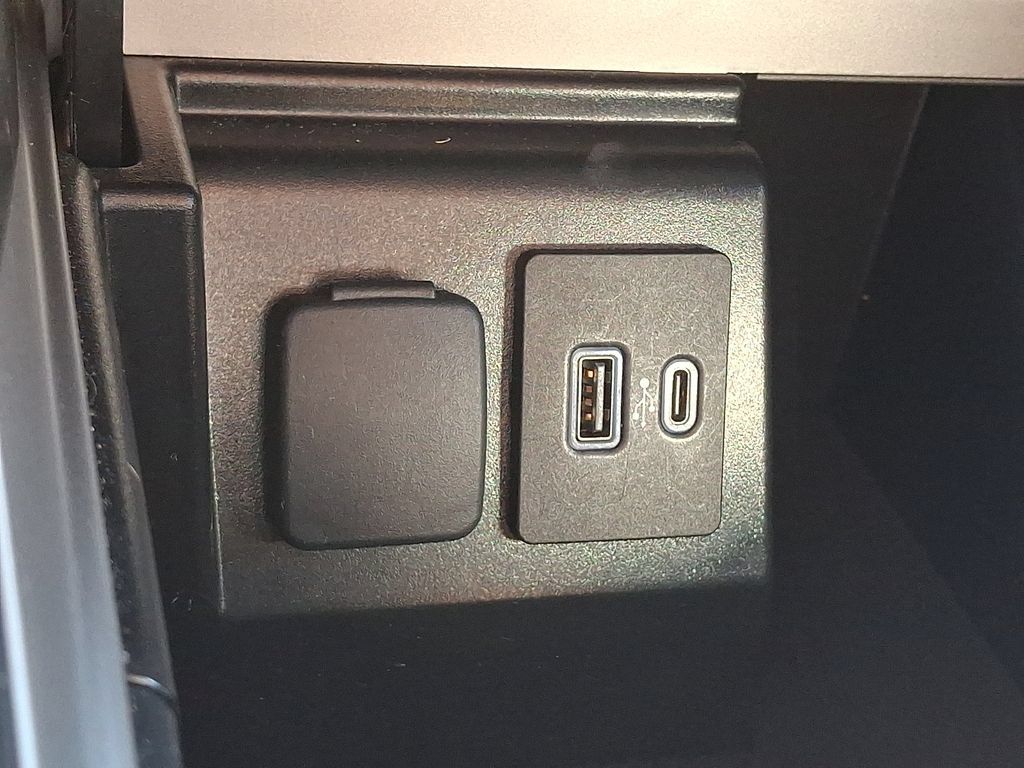 Certified 2023 Ford Explorer XLT AWD/4WD image 29
