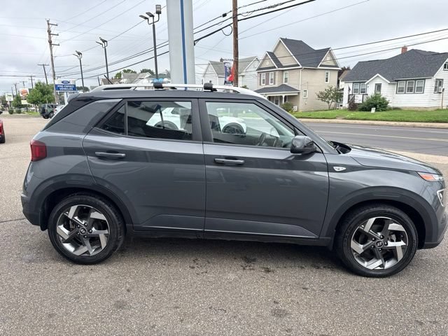 Used 2024 Hyundai Venue Limited FWD image 5