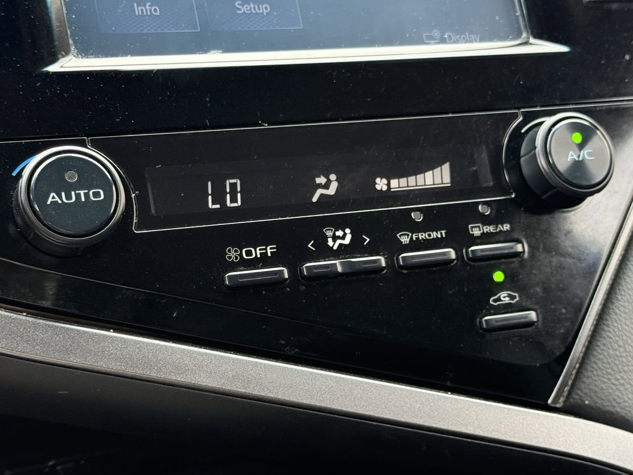 Used 2019 Toyota Camry SE image 20