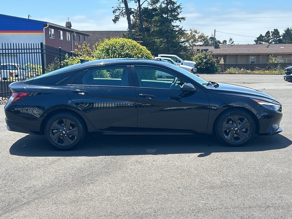 Used 2021 Hyundai Elantra SEL FWD image 10