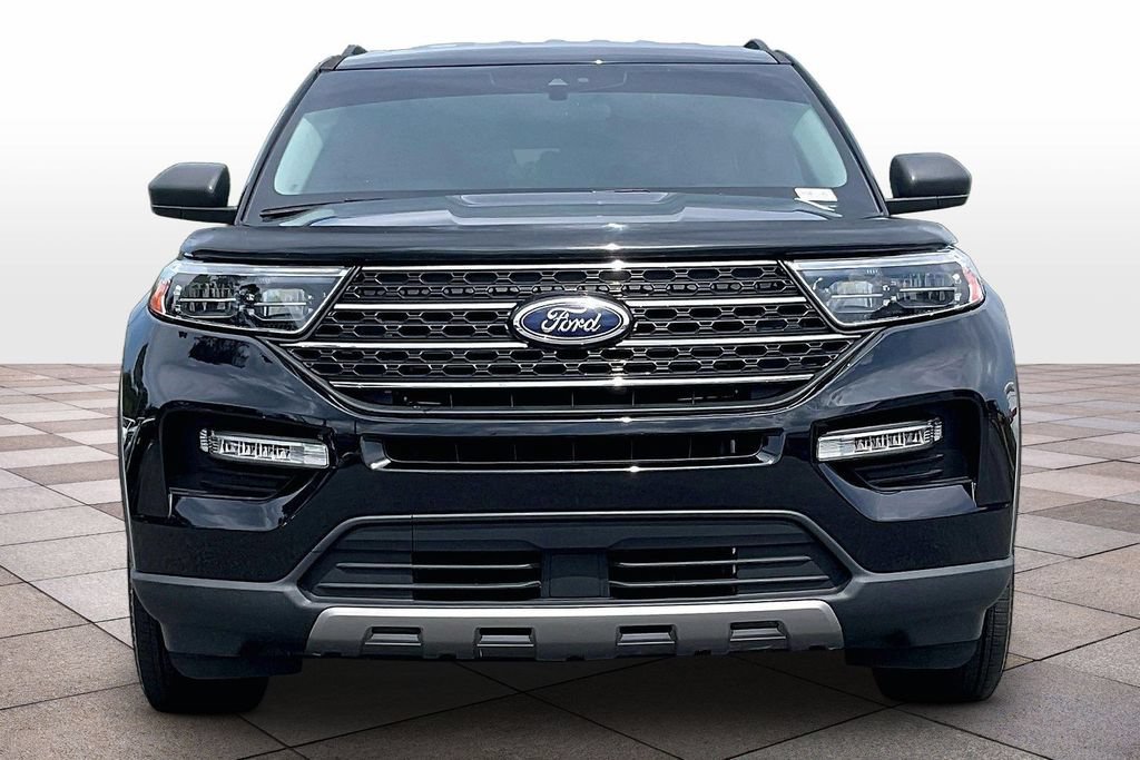 Certified 2023 Ford Explorer XLT w/ Equipment Group 202A RWD image 3