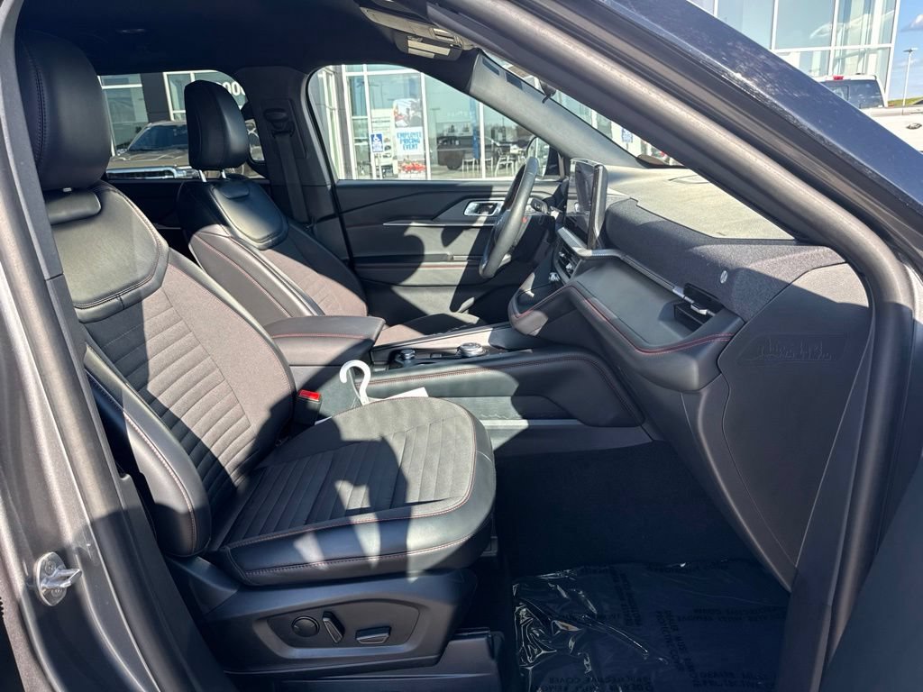 Certified 2025 Ford Explorer ST-Line w/ ST-Line Street Pack AWD/4WD image 28