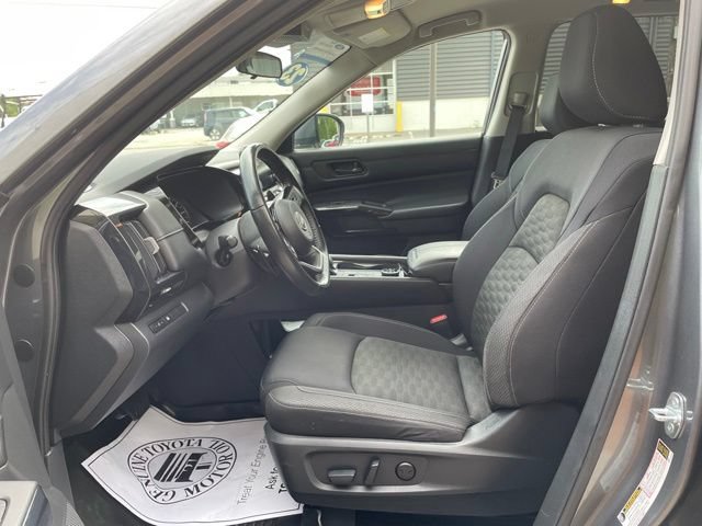 Used 2023 Nissan Pathfinder SV AWD/4WD image 10