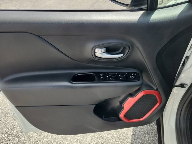 Used 2023 Jeep Renegade Trailhawk AWD/4WD image 24