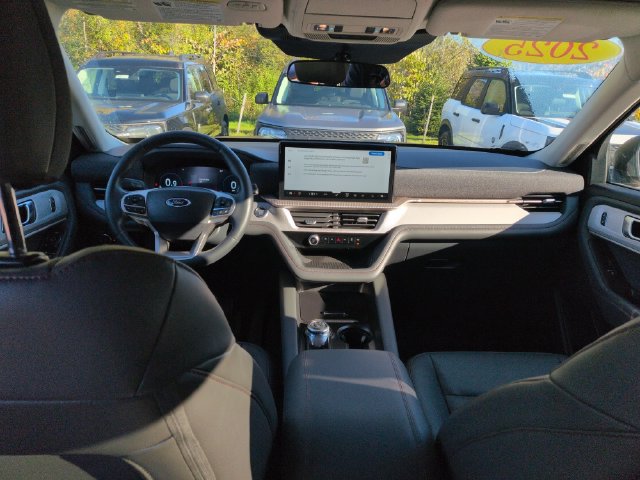 Certified 2025 Ford Explorer Active w/ Active Comfort Package AWD/4WD image 24