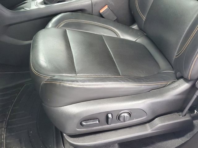 Used 2021 Chevrolet Traverse Premier w/ Redline Edition image 16