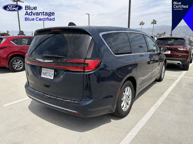 Used 2023 Chrysler Pacifica Touring-L FWD image 12