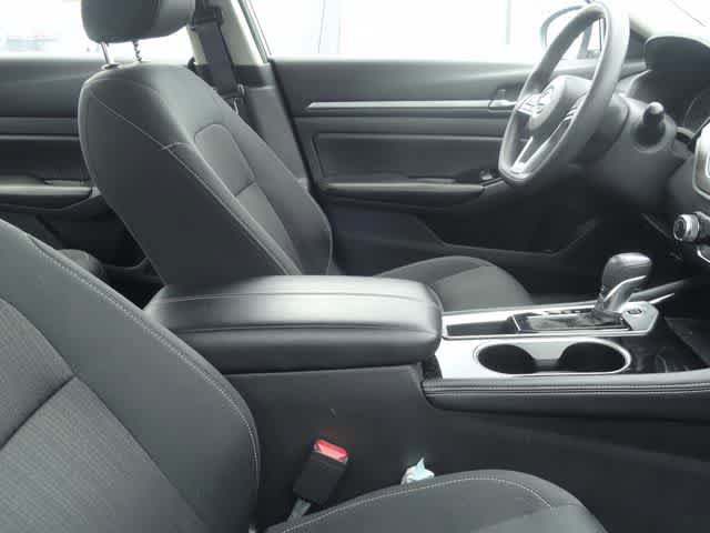 Used 2023 Nissan Altima 2.5 SV FWD image 9