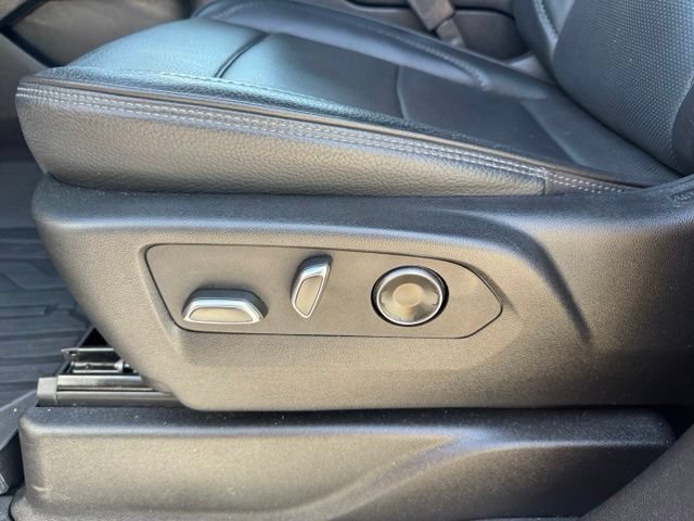 Used 2024 GMC Yukon XL Denali AWD/4WD image 25