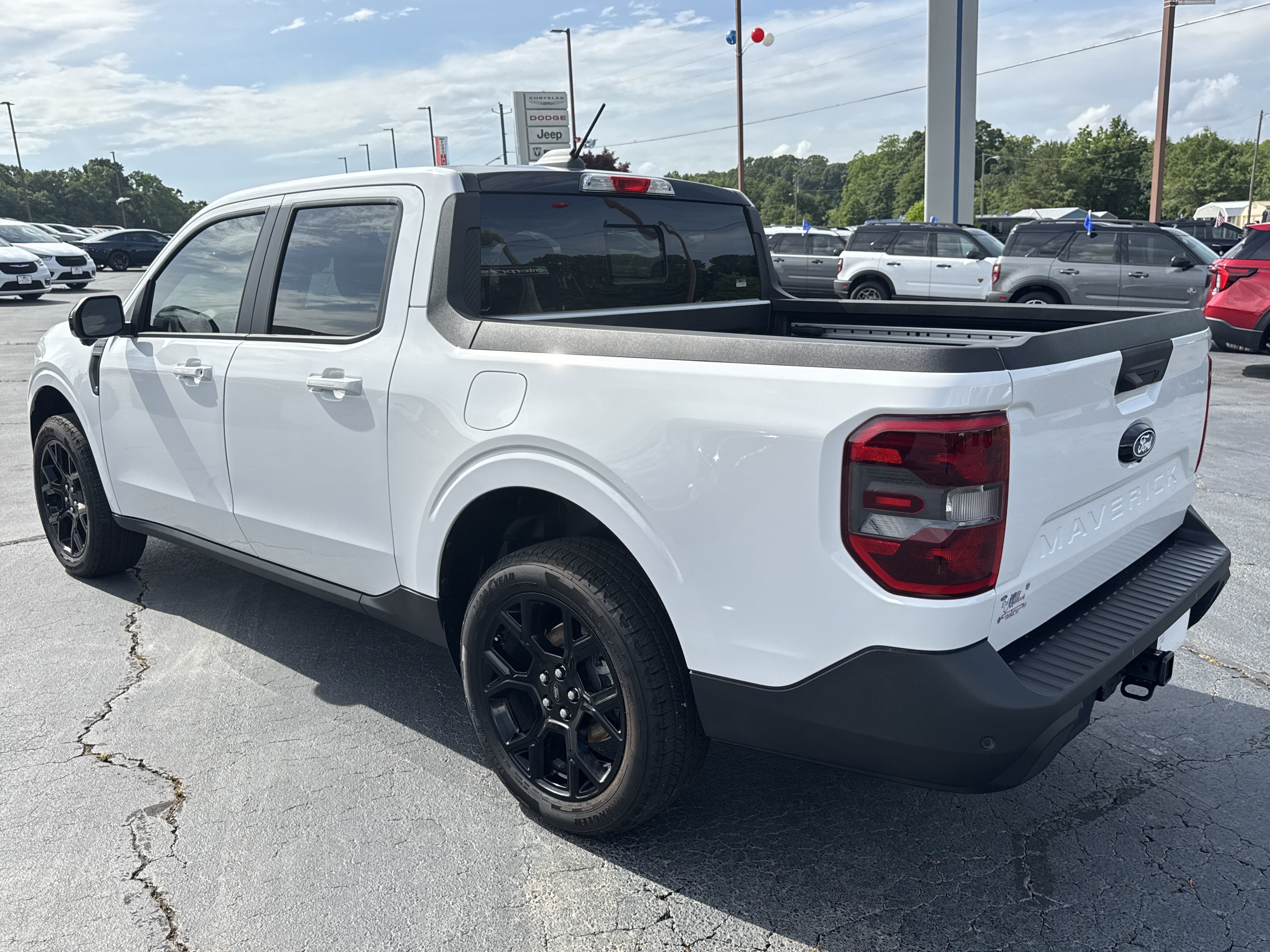 Certified 2026 Ford Maverick Lariat w/ Black Appearance Package AWD/4WD image 7