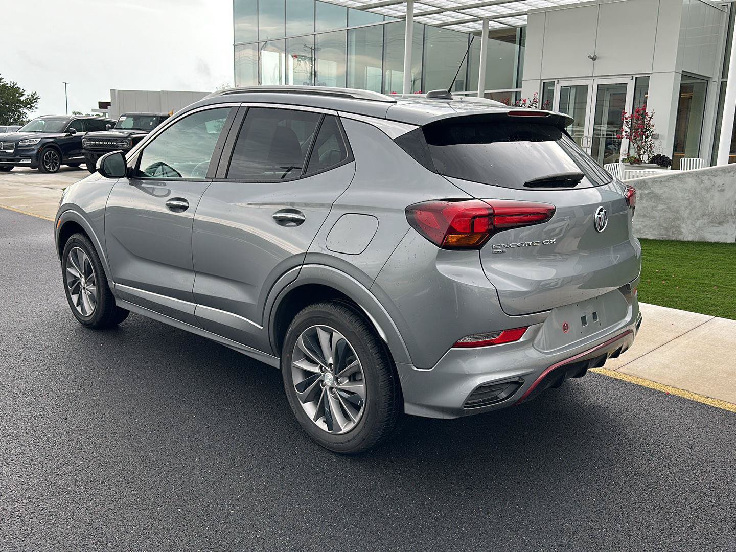 Used 2023 Buick Encore GX Select w/ Sport Touring Package AWD/4WD image 7