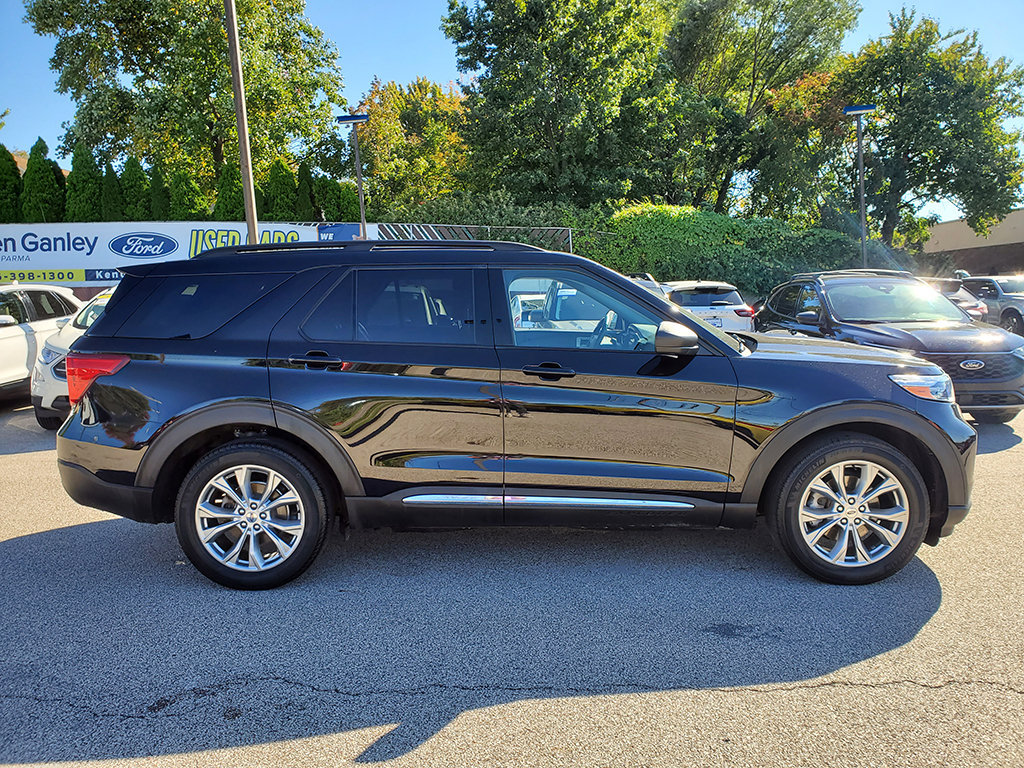 Certified 2023 Ford Explorer XLT w/ Equipment Group 202A AWD/4WD image 4