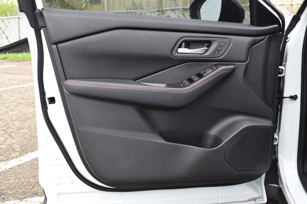 Used 2025 Nissan Rogue SV w/ Rock Creek Premium Package image 8