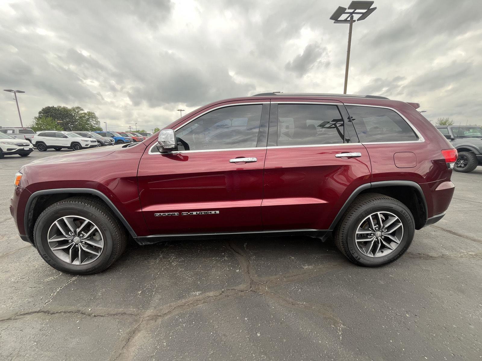 Used 2017 Jeep Grand Cherokee Limited AWD/4WD image 8
