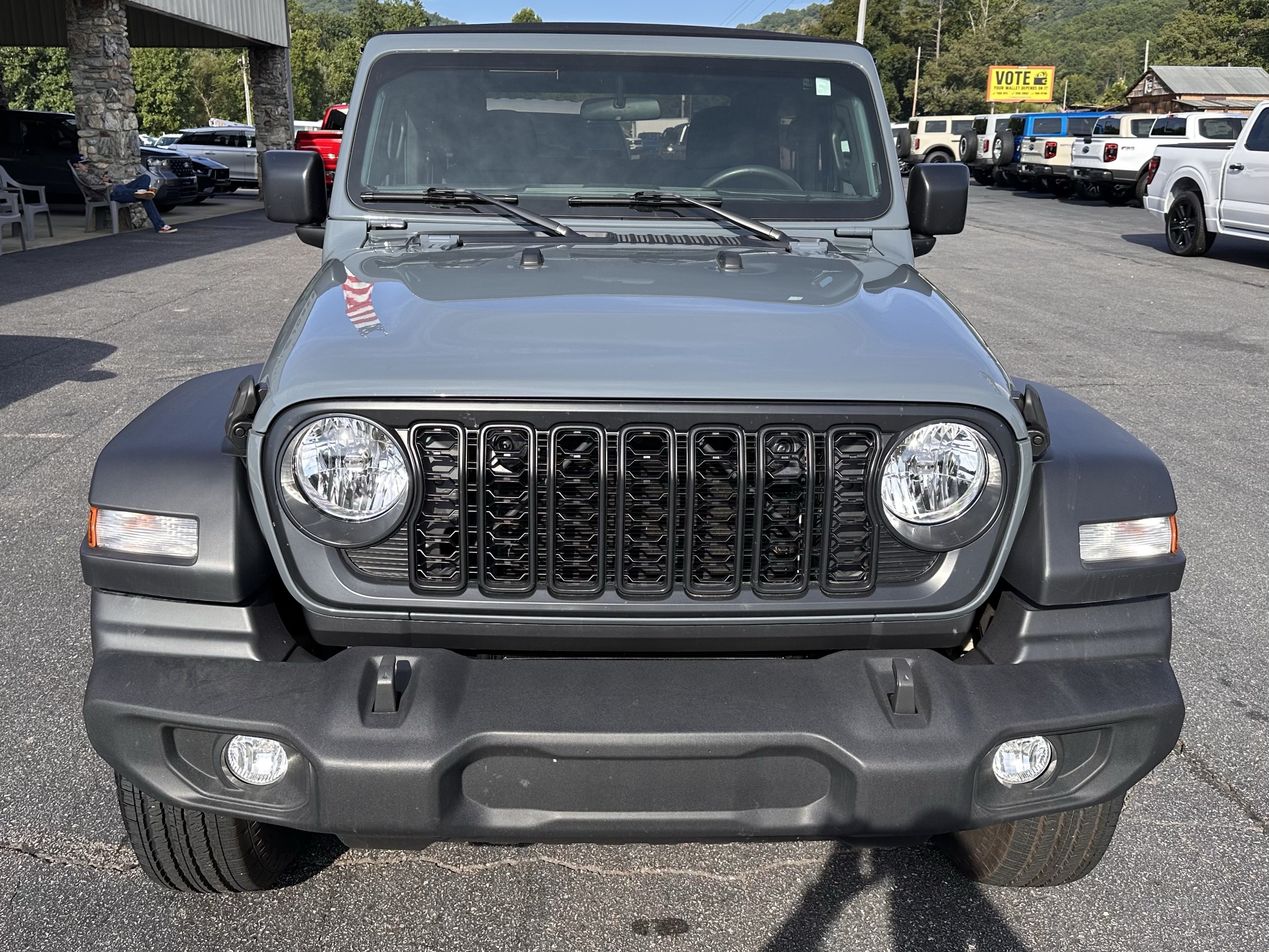 Used 2024 Jeep Wrangler Sport AWD/4WD image 3