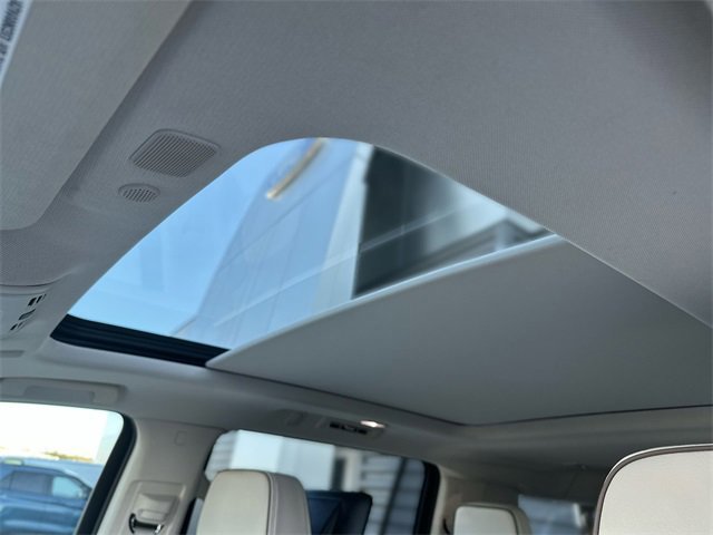 Used 2024 GMC Yukon XL Denali w/ Advanced Technology Package image 23