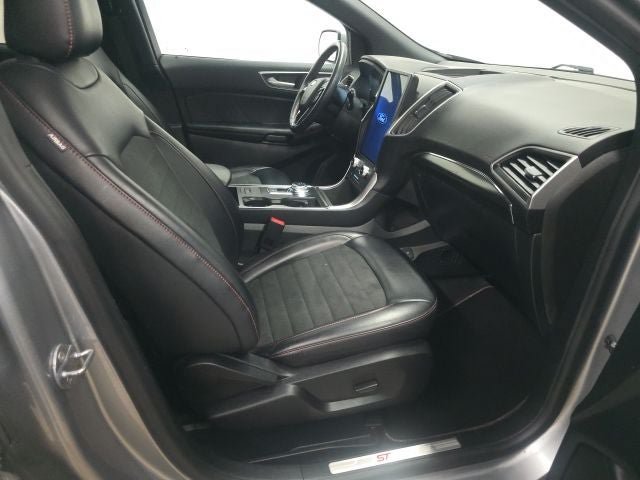 Certified 2024 Ford Edge ST-Line AWD/4WD image 4