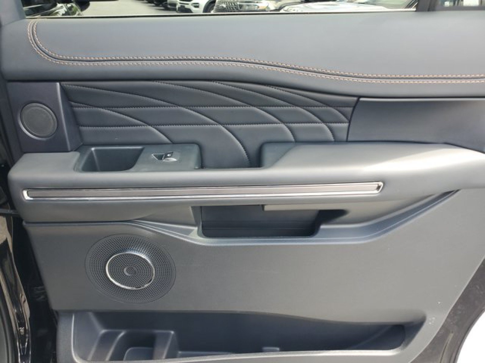 Certified 2024 Ford Expedition Max Platinum RWD image 36