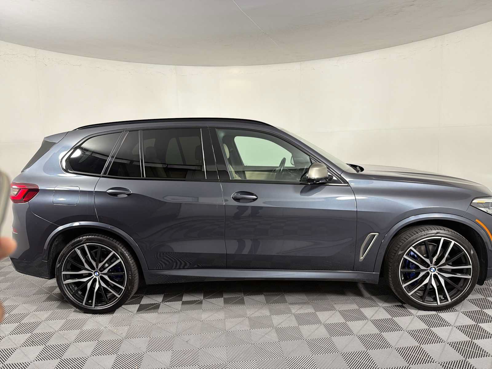 Used 2021 BMW X5 M50i w/ Premium Package AWD/4WD image 12