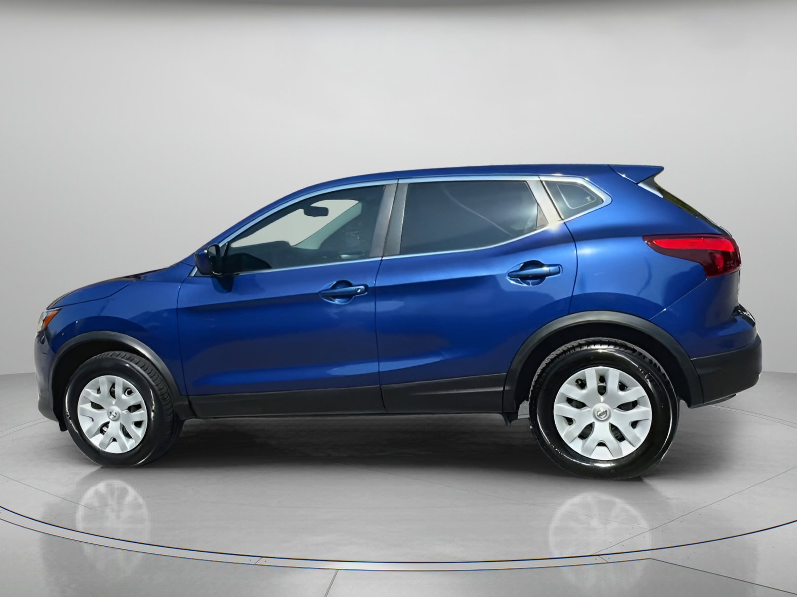 Used 2019 Nissan Rogue Sport S image 18