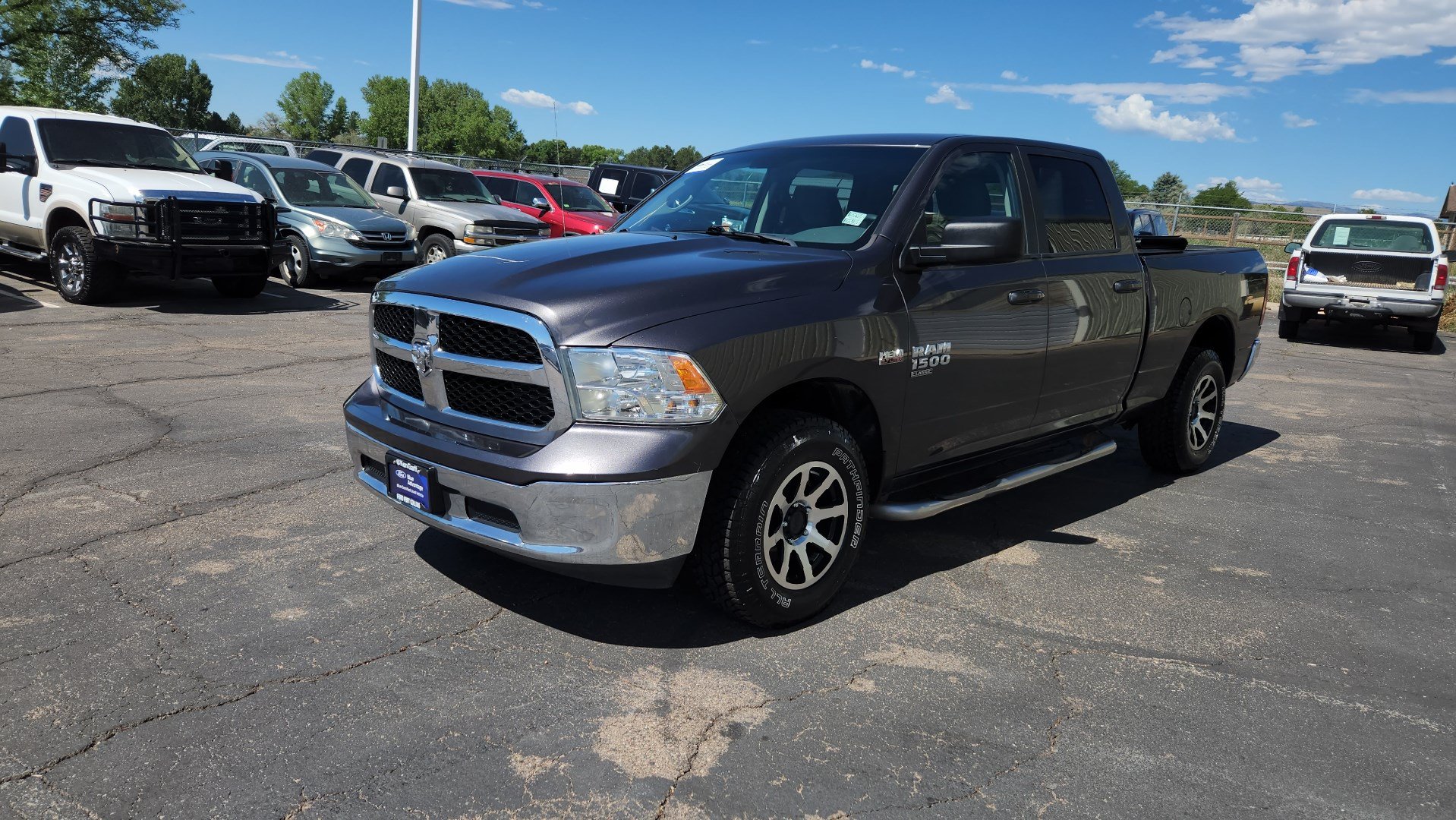 Used 2019 RAM 1500 Classic SLT AWD/4WD image 3