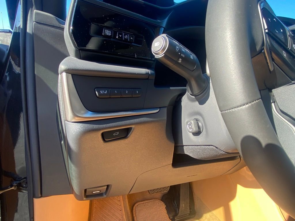 Used 2023 Lexus RZ 450e Premium w/ Technology Package image 12