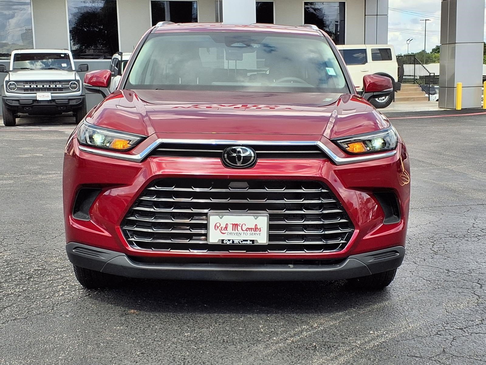 Used 2024 Toyota Grand Highlander AWD image 2