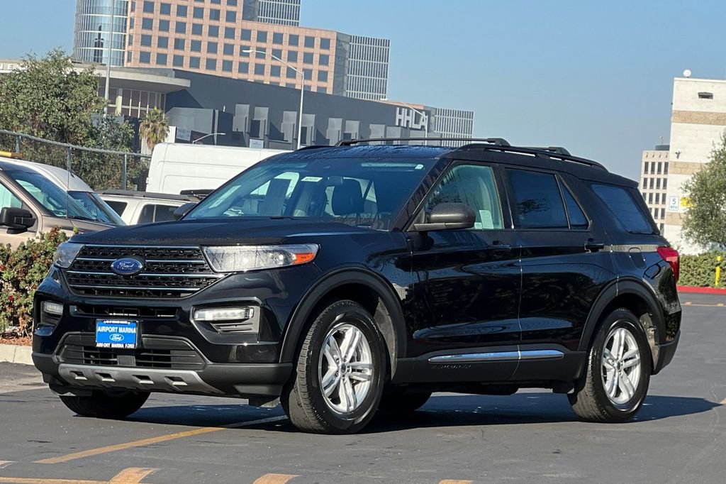 Certified 2022 Ford Explorer XLT w/ Equipment Group 202A image 9