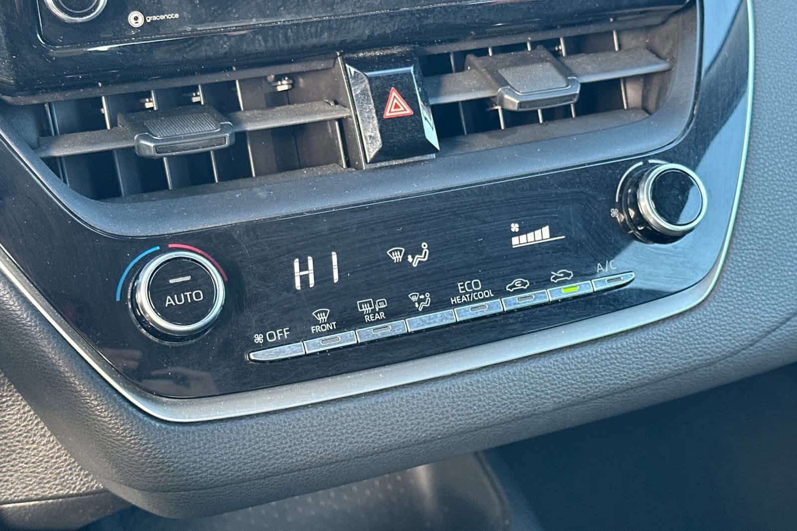 Used 2021 Toyota Corolla LE image 20