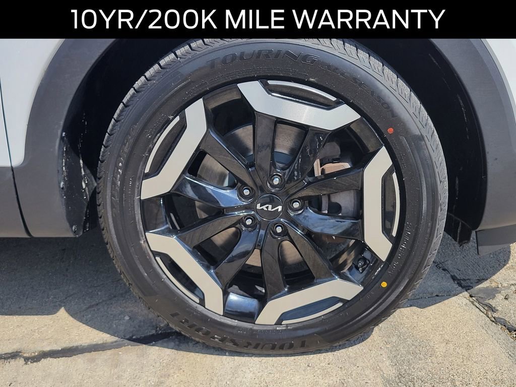 Used 2024 Kia Telluride EX w/ EX Captain's Chair Package AWD/4WD image 5