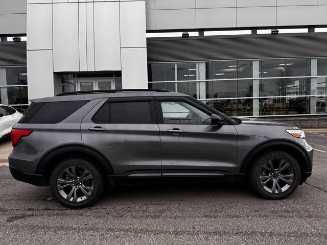 Certified 2022 Ford Explorer XLT w/ XLT Sport Appearance Package image 4