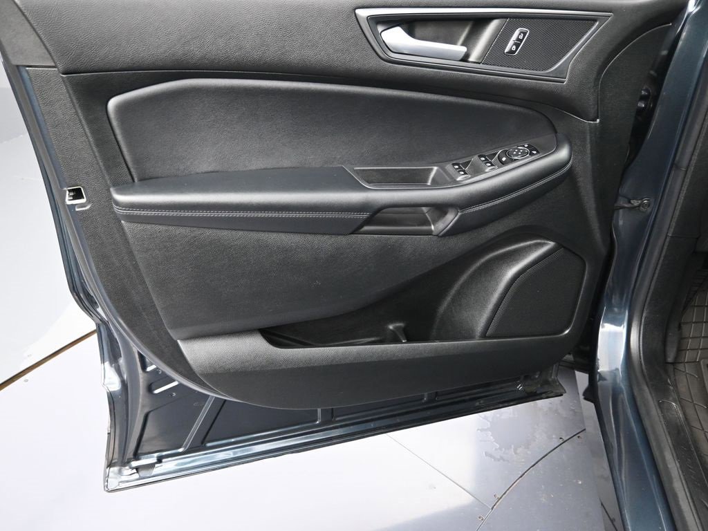 Certified 2022 Ford Edge SE w/ Black Appearance Package image 26