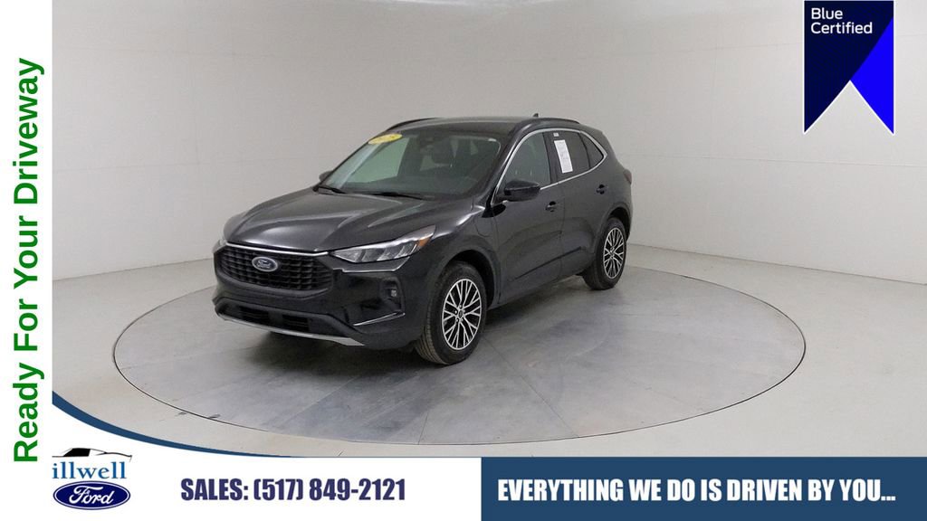 Certified 2025 Ford Escape SE w/ Class II Trailer Tow Package FWD image 1