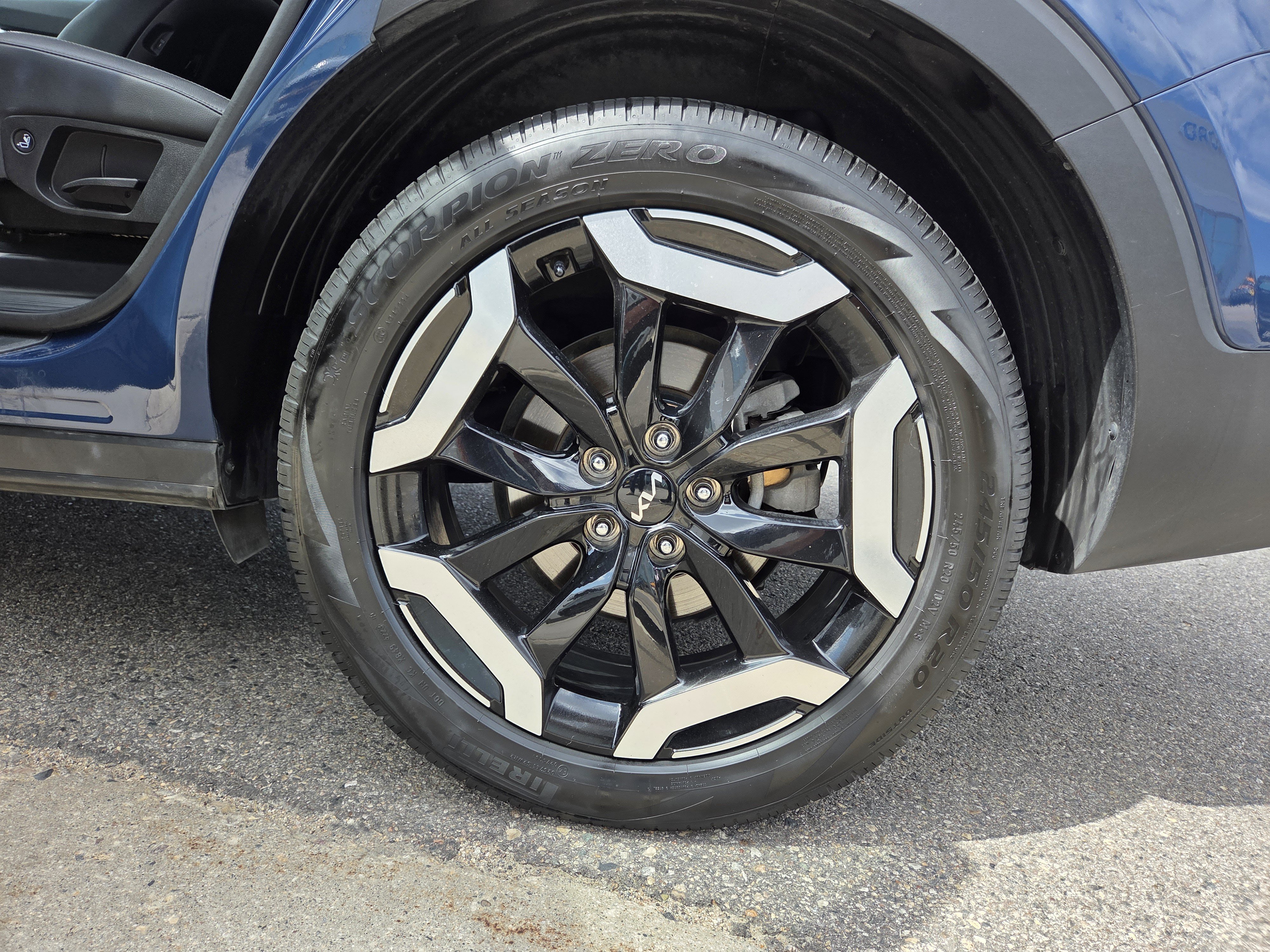 Used 2024 Kia Telluride EX AWD/4WD image 10