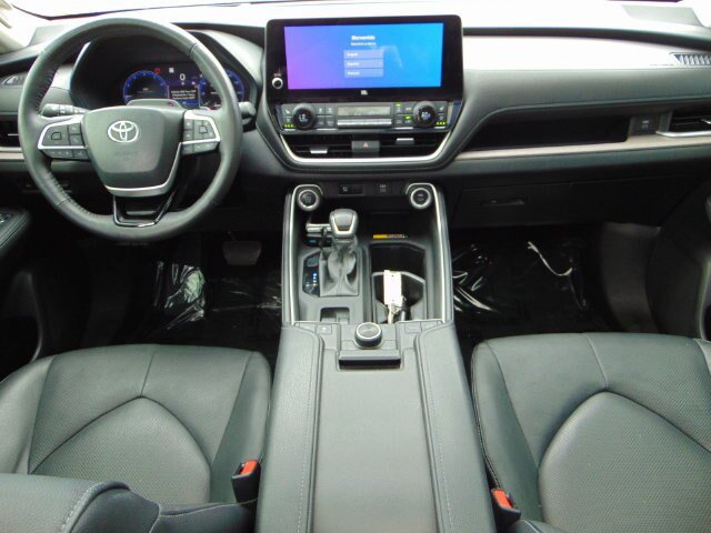 Used 2024 Toyota Grand Highlander AWD image 23