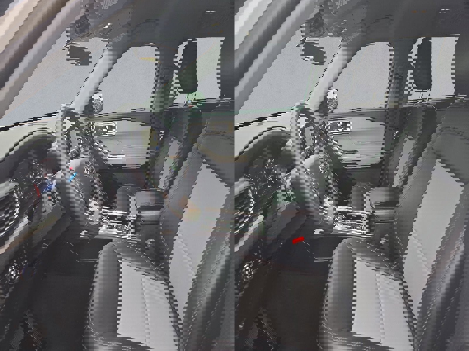 Certified 2024 Ford Explorer XLT w/ Equipment Group 202A image 11