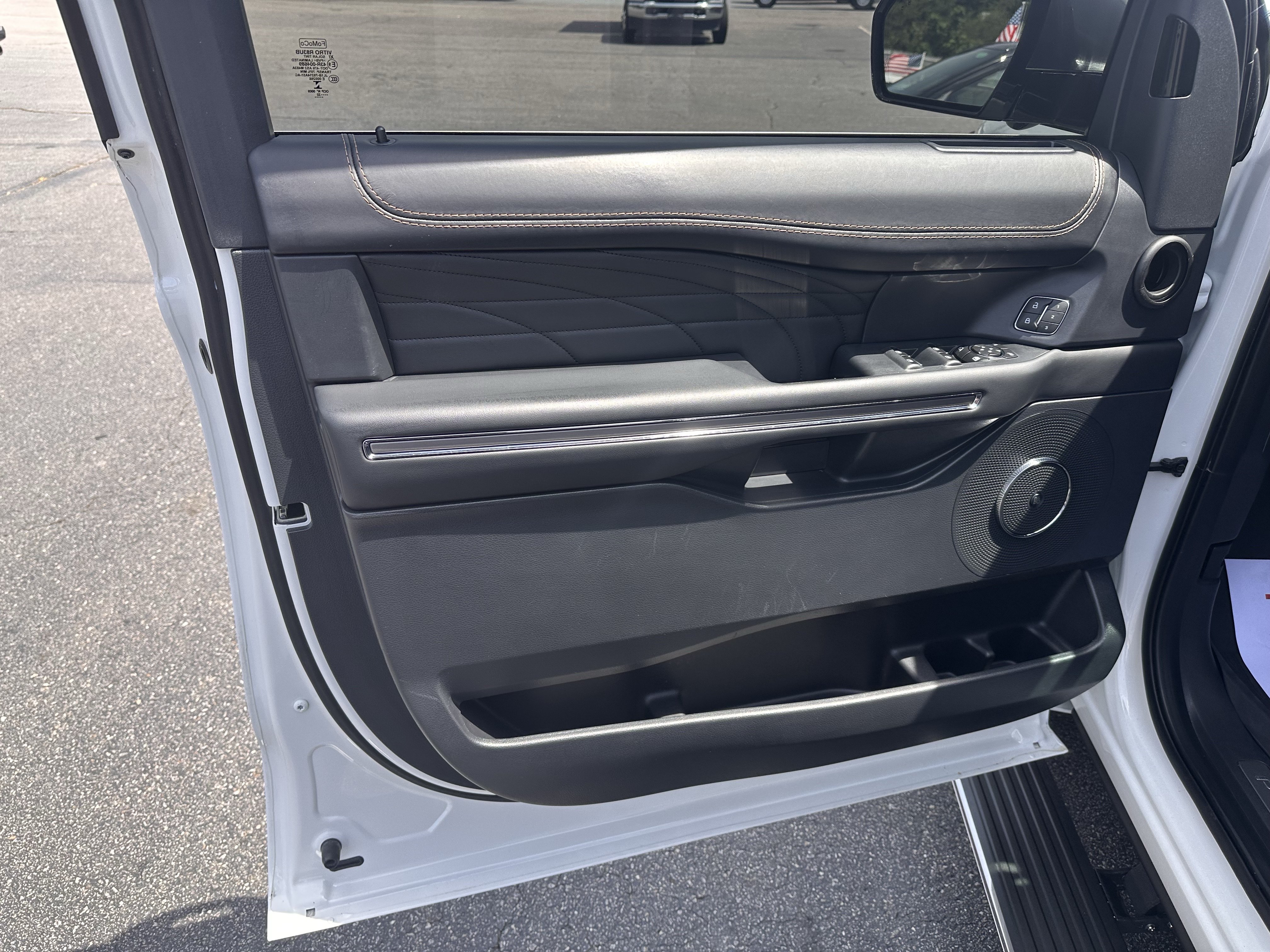 Certified 2022 Ford Expedition Platinum AWD/4WD image 9