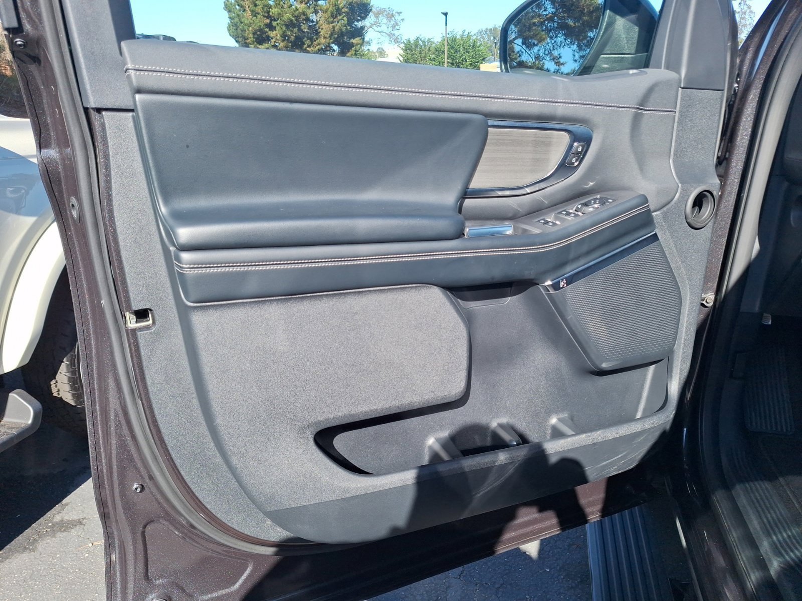 Certified 2025 Ford Expedition Platinum AWD/4WD image 12